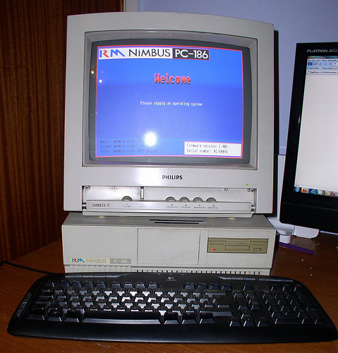 rm-nimbus-pc-186-now-has-a-monitor-andy-s-retro-computing-collection